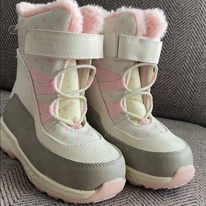 Girls snow boots NWT size 11